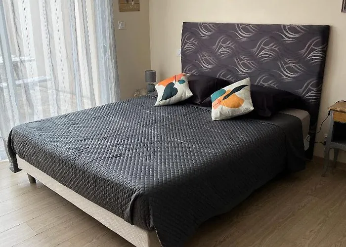 Studio Pour 2 Personnes A Tonnay Charente