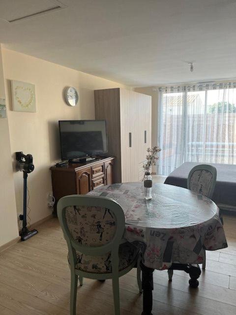 Pour 2 Personnes A Charente Apartment
